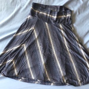 NWT Max Studio blue and white striped skirt
